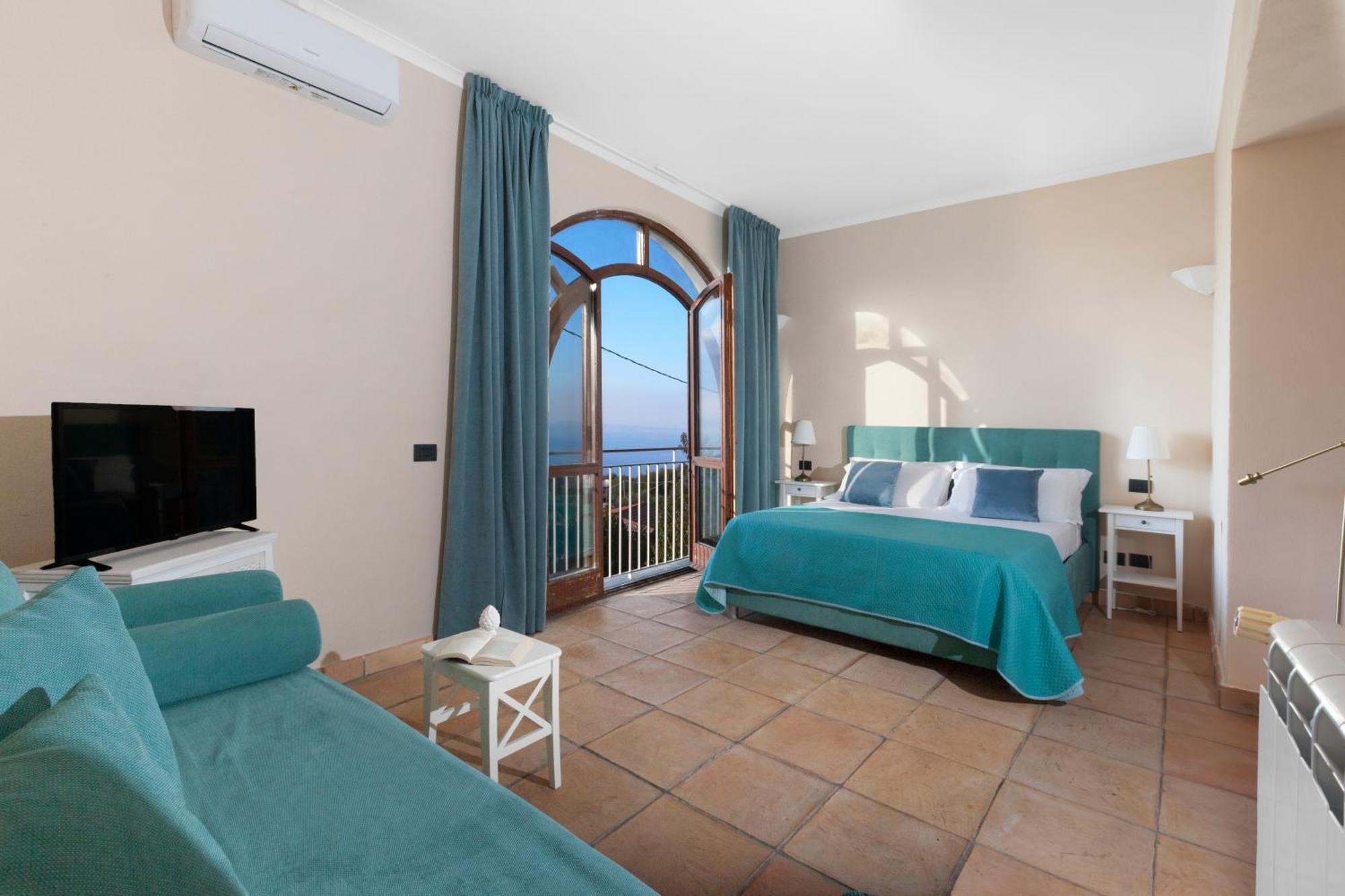 Villa La Residenza Seaview Pool & Sorrento