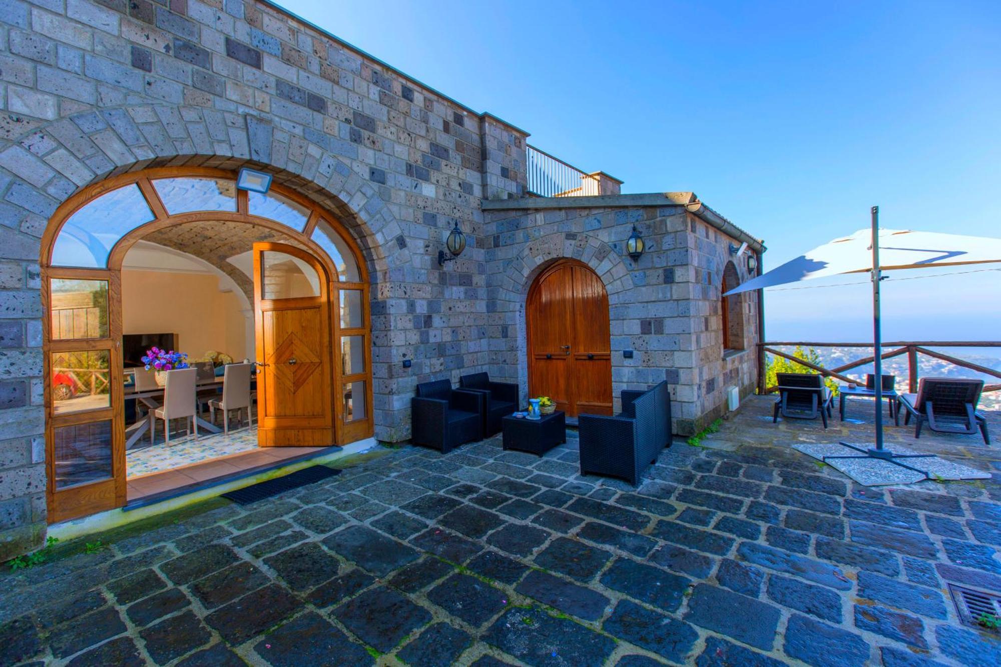 La Residenza Seaview Pool & Villa