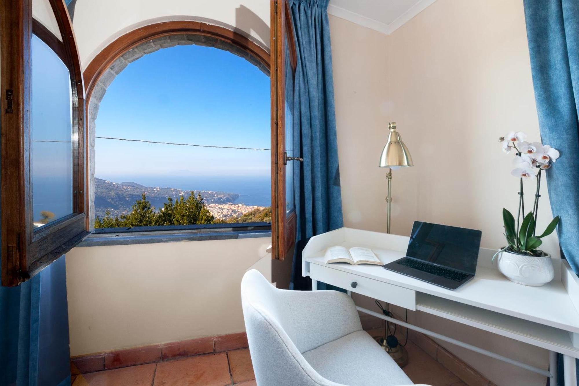 Villa La Residenza Seaview Pool & Sorrento