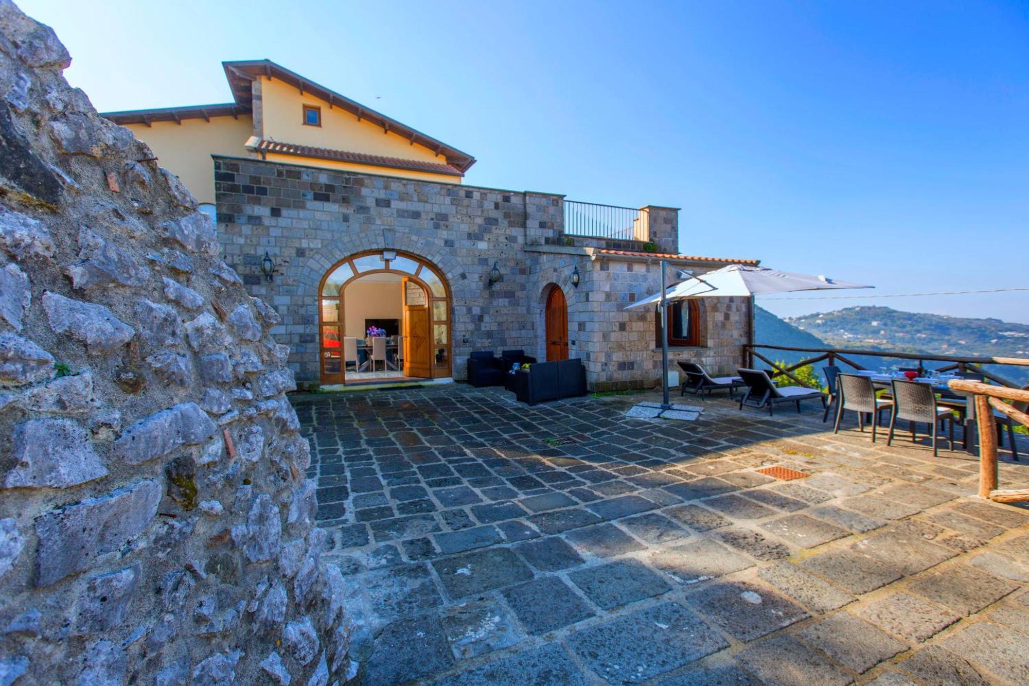 La Residenza Seaview Pool & Villa